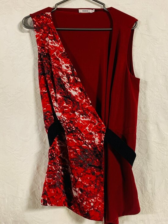 Red Roses Sleeveless Top (KM0082) - Picture 1 of 3
